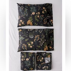 Myla Floral Sheet Set / Queen / Urban Outfitters